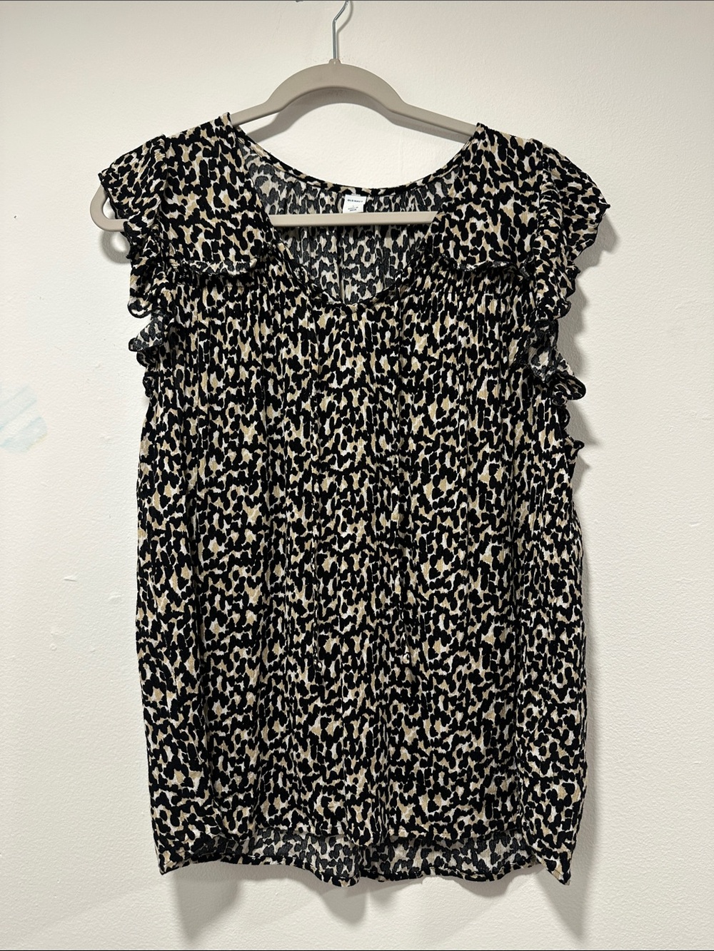Old Navy Black and Cream Leopard Print Ruffle Tank 096